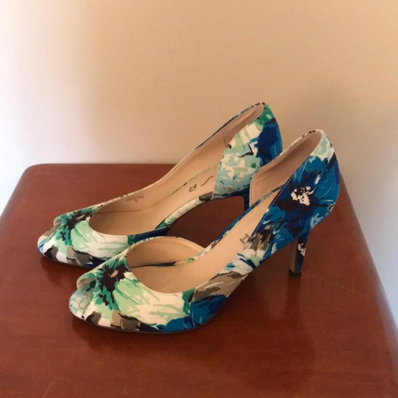 Unisa Floral Peep Toe Heels - Picture 2 of 6
